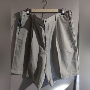 NWT Men's Khaki Flat Front Shorts